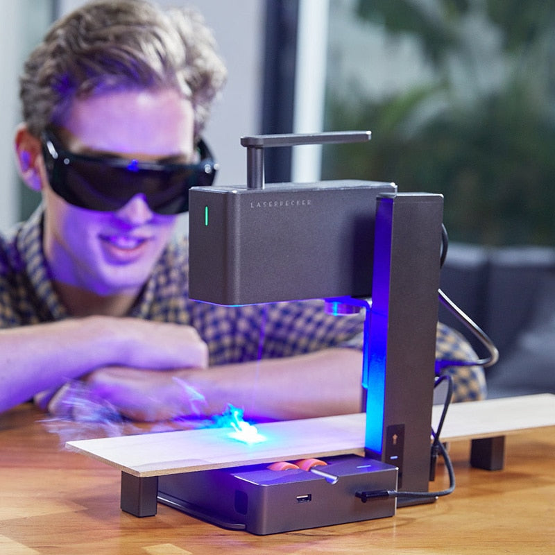 Le LaserPecker 2 est un graveur et découpeur Laser Portable